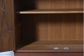 和製ヴィンテージ　チーク材　木の温もりを感じる北欧デザインのキャビネット　(R-090297)