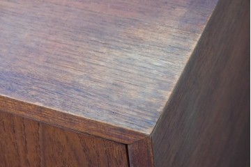 和製ヴィンテージ　チーク材　木の温もりを感じる北欧デザインのキャビネット　(R-090297)