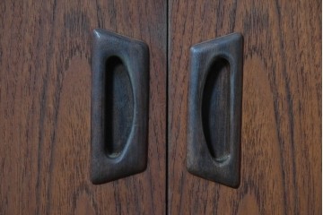 和製ヴィンテージ　チーク材　木の温もりを感じる北欧デザインのキャビネット　(R-090297)