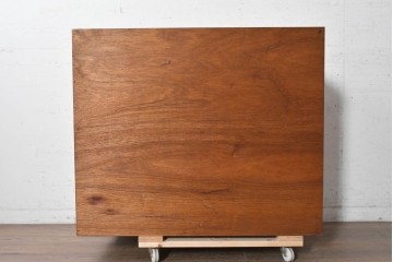 和製ヴィンテージ　チーク材　木の温もりを感じる北欧デザインのキャビネット　(R-090297)
