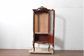 中古　イギリス輸入家具　ローズウッドパーケットリーと真鍮飾りが華やかなガラスキャビネット　(R-090304)