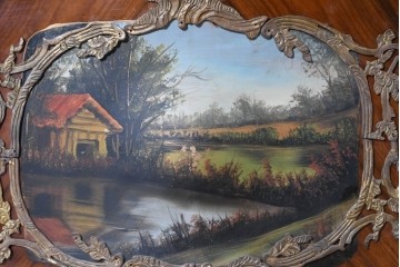 中古　イギリス輸入家具　ローズウッドパーケットリーと真鍮飾りが華やかなガラスキャビネット　(R-090304)