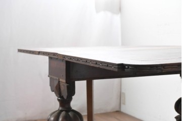 イギリスアンティーク　1920年頃　オーク材　アカンサス彫刻のバルボスレッグが美しいバタフライテーブル　(R-090306)