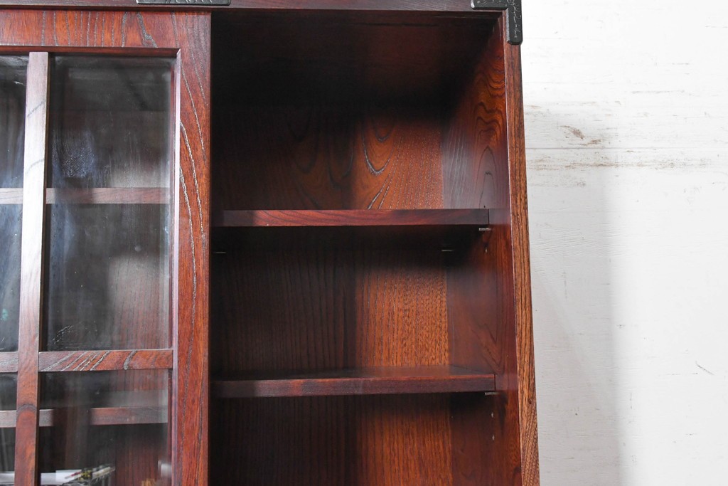 中古　美品　岩谷堂箪笥　力強い木目と飾り金具が目を引くキャビネット　(R-090310)