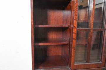 中古　美品　岩谷堂箪笥　力強い木目と飾り金具が目を引くキャビネット　(R-090310)