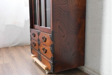 中古　美品　岩谷堂箪笥　力強い木目と飾り金具が目を引くキャビネット　(R-090310)