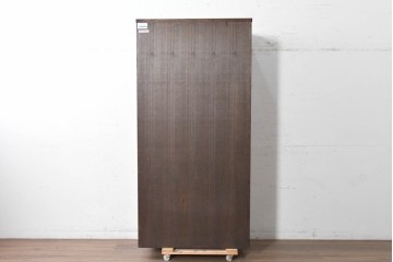 中古　美品　岩谷堂箪笥　力強い木目と飾り金具が目を引くキャビネット　(R-090310)