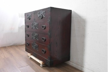 中古　美品　欅産業　仙台民藝箪笥(仙台箪笥)　漆塗り　牡丹金具が上質な雰囲気を醸し出す衣装箪笥　定価約50万円　(R-090313)