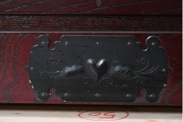 中古　美品　欅産業　仙台民藝箪笥(仙台箪笥)　漆塗り　牡丹金具が上質な雰囲気を醸し出す衣装箪笥　定価約50万円　(R-090313)