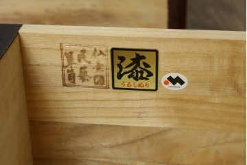 中古　美品　欅産業　仙台民藝箪笥(仙台箪笥)　漆塗り　牡丹金具が上質な雰囲気を醸し出す衣装箪笥　定価約50万円　(R-090313)