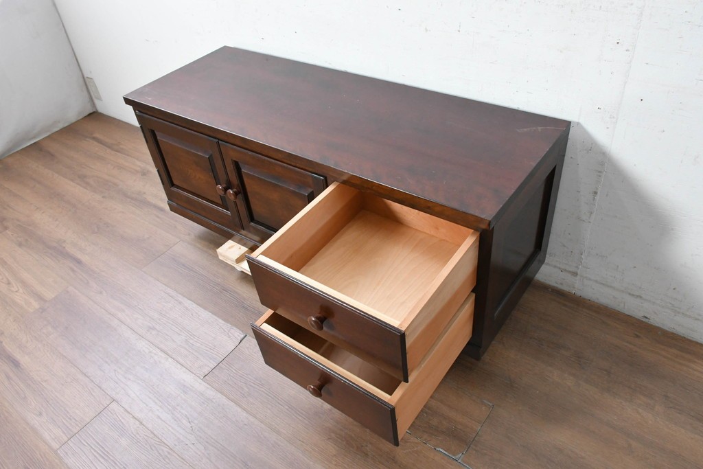 中古　松本民芸家具　和・洋どちらのお部屋にも取り入れやすい!　落ち着いた色合いと框組が魅力のローボード　(R-090314)