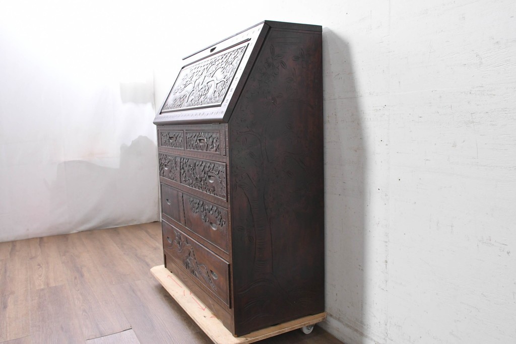 中古　美品　軽井沢彫り　繊細な桜の彫刻が美しいライティングビューロー　(R-090315)
