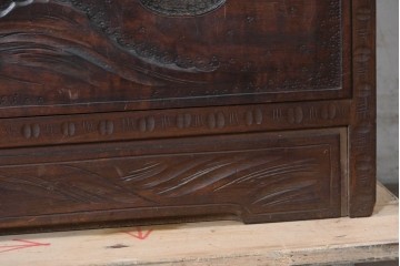 中古　美品　軽井沢彫り　繊細な桜の彫刻が美しいライティングビューロー　(R-090315)