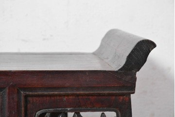 中国ヴィンテージ　中国伝統の清朝デザイン　アンティーク調　繊細な透かし彫りが優美なローボード　(R-090320)