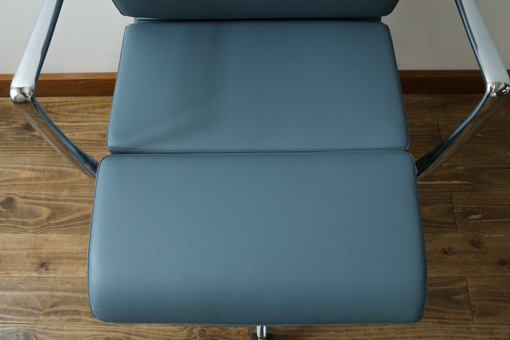 中古　超美品!!　使用感ほぼなし　Cassina ixc.(カッシーナ・イクスシー)　Alias(アリアス)　Alberto Meda(アルベルト・メダ)デザイン　本革(レザー)　快適な座り心地を両立したキャスタースウィベルアームチェア　定価約72万円　(R-090323)