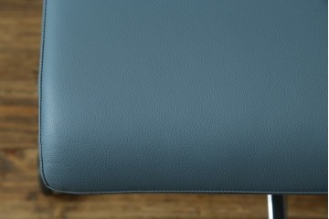 中古　超美品!!　使用感ほぼなし　Cassina ixc.(カッシーナ・イクスシー)　Alias(アリアス)　Alberto Meda(アルベルト・メダ)デザイン　本革(レザー)　快適な座り心地を両立したキャスタースウィベルアームチェア　定価約72万円　(R-090323)