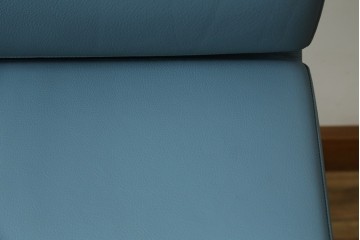 中古　超美品!!　使用感ほぼなし　Cassina ixc.(カッシーナ・イクスシー)　Alias(アリアス)　Alberto Meda(アルベルト・メダ)デザイン　本革(レザー)　快適な座り心地を両立したキャスタースウィベルアームチェア　定価約72万円　(R-090323)