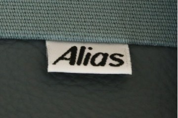中古　超美品!!　使用感ほぼなし　Cassina ixc.(カッシーナ・イクスシー)　Alias(アリアス)　Alberto Meda(アルベルト・メダ)デザイン　本革(レザー)　快適な座り心地を両立したキャスタースウィベルアームチェア　定価約72万円　(R-090323)