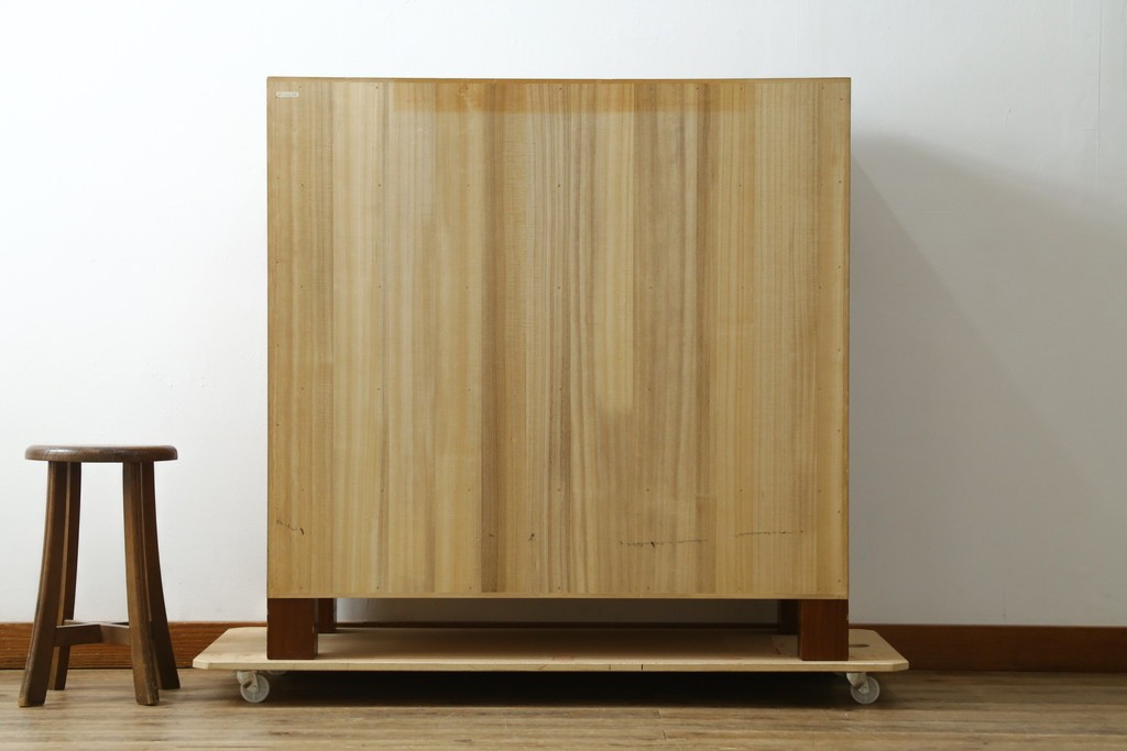 中古　伝統工芸品　加茂桐箪笥　箪笥の松本　モダンデザインの総桐チェスト　(R-090335)