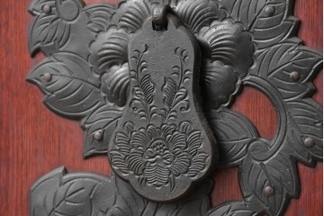 和製アンティーク　昭和初期　激レア　希少!!　龍虎の図を描いた手打ち金具が圧巻の仙台箪笥　(R-090336)