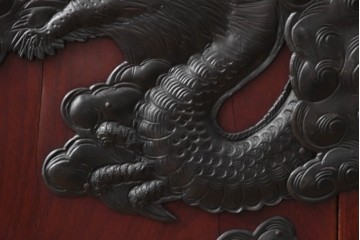 和製アンティーク　昭和初期　激レア　希少!!　龍虎の図を描いた手打ち金具が圧巻の仙台箪笥　(R-090336)