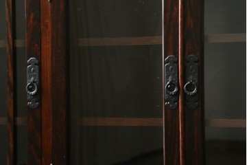 中古　美品　岩谷堂箪笥　黒金具が重厚な雰囲気を添えるサイドボード　(R-090338)