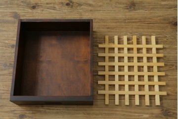 中古　美品　和光　NEW北樹　希少な廃番品　縦格子が和の雰囲気をより一層引き立てる水屋箪笥サイドボード　(R-090340)