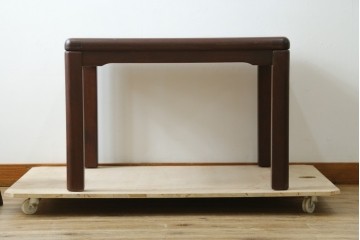 デンマークヴィンテージ　1960年から1970年頃　HASLEV(ハスレヴ)　チーク材　ROYAL COPENHAGEN(ロイヤルコペンハーゲン)のタイル付きスクエアテーブル　(R-090341)