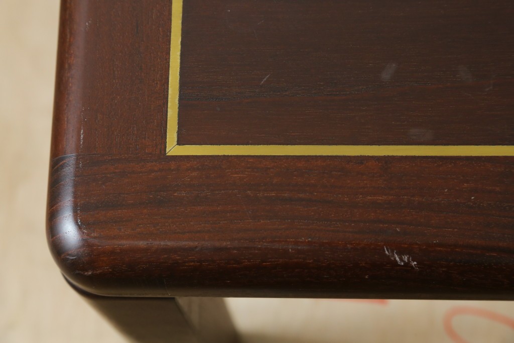 デンマークヴィンテージ　1960年から1970年頃　HASLEV(ハスレヴ)　チーク材　ROYAL COPENHAGEN(ロイヤルコペンハーゲン)のタイル付きスクエアテーブル　(R-090341)