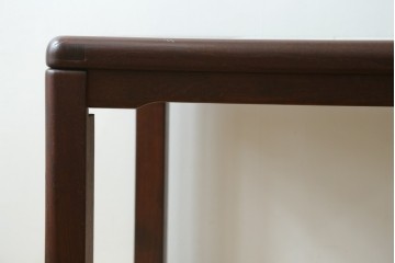 デンマークヴィンテージ　1960年から1970年頃　HASLEV(ハスレヴ)　チーク材　ROYAL COPENHAGEN(ロイヤルコペンハーゲン)のタイル付きスクエアテーブル　(R-090341)