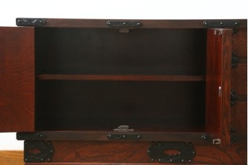 中古　美品　岩谷堂箪笥　桜木作　迫力ある金具が魅力のローボード　(R-090342)