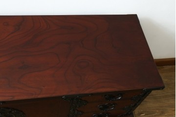 中古　美品　岩谷堂箪笥　桜木作　迫力ある金具が魅力のローボード　(R-090342)