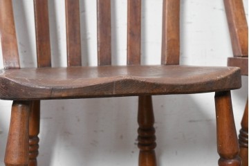 イギリスヴィンテージ　すっきりとしたシルエットのダイニングチェア4脚セット(R-090352)