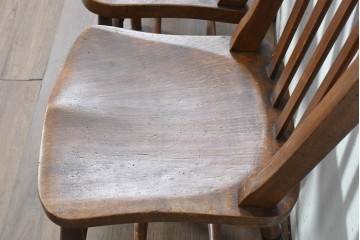 イギリスヴィンテージ　すっきりとしたシルエットのダイニングチェア4脚セット(R-090353)