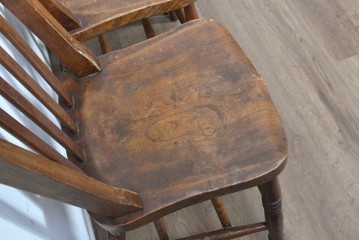 イギリスヴィンテージ　すっきりとしたシルエットのダイニングチェア4脚セット(R-090354)