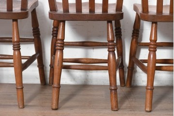 イギリスヴィンテージ　すっきりとしたシルエットのダイニングチェア4脚セット(R-090356)