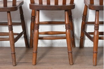 イギリスヴィンテージ　すっきりとしたシルエットのダイニングチェア3脚セット(R-090357)