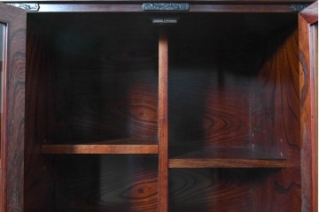 中古　美品　岩谷堂箪笥　重厚な木目と金具が存在感を放つサイドボード　(R-090362)