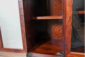 中古　美品　岩谷堂箪笥　重厚な木目と金具が存在感を放つサイドボード　(R-090362)