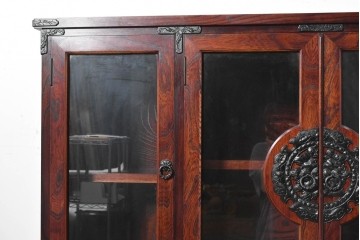中古　美品　岩谷堂箪笥　重厚な木目と金具が存在感を放つサイドボード　(R-090362)