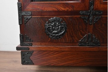 中古　美品　岩谷堂箪笥　重厚な木目と金具が存在感を放つサイドボード　(R-090362)
