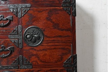中古　美品　岩谷堂箪笥　桐文様の飾り金具が気品漂う小箪笥　(R-090363)