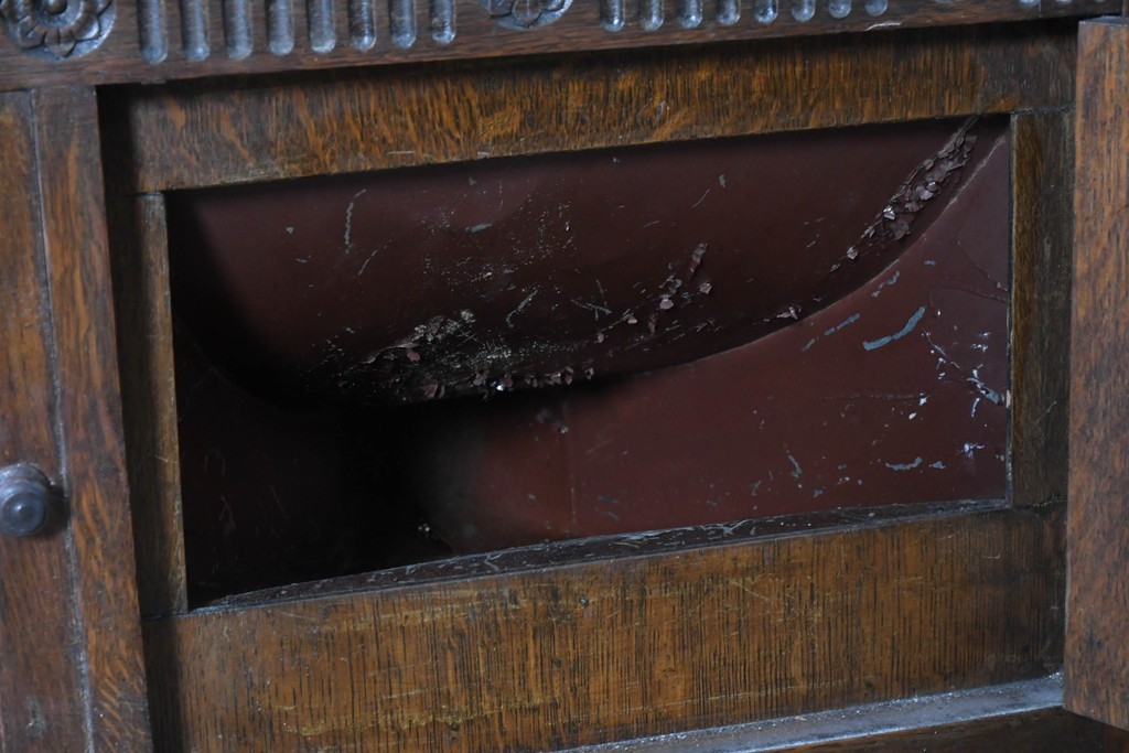 イギリスアンティーク　1920年頃　オーク材　C.Gilbert & Co. Ltd.　Model No.53　収納を備えた手巻き式グラモフォン　(R-090365)
