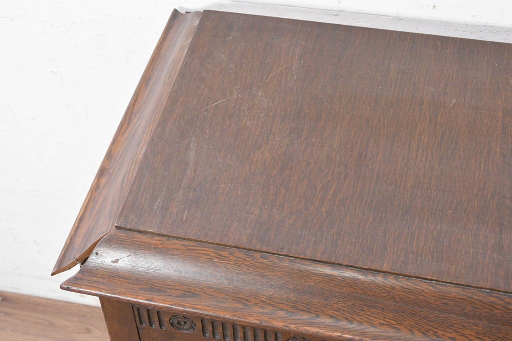 イギリスアンティーク　1920年頃　オーク材　C.Gilbert & Co. Ltd.　Model No.53　収納を備えた手巻き式グラモフォン　(R-090365)