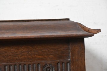 イギリスアンティーク　1920年頃　オーク材　C.Gilbert & Co. Ltd.　Model No.53　収納を備えた手巻き式グラモフォン　(R-090365)