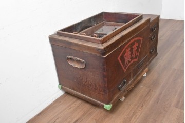 和製アンティーク　1900年から1940年頃　激レア!　超ド級サイズ!!　歴史的希少品!!!　指物師 指亀作　深川金融トップの特注品　特大欅(ケヤキ)帳場火鉢　(R-090367)