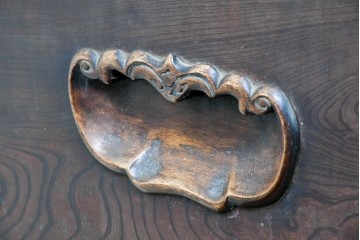 和製アンティーク　1900年から1940年頃　激レア!　超ド級サイズ!!　歴史的希少品!!!　指物師 指亀作　深川金融トップの特注品　特大欅(ケヤキ)帳場火鉢　(R-090367)
