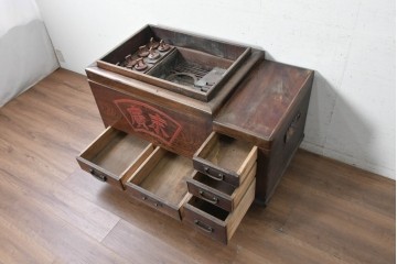 和製アンティーク　1900年から1940年頃　激レア!　超ド級サイズ!!　歴史的希少品!!!　指物師 指亀作　深川金融トップの特注品　特大欅(ケヤキ)帳場火鉢　(R-090367)