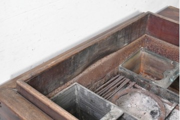 和製アンティーク　1900年から1940年頃　激レア!　超ド級サイズ!!　歴史的希少品!!!　指物師 指亀作　深川金融トップの特注品　特大欅(ケヤキ)帳場火鉢　(R-090367)