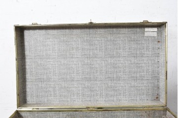 和製ヴィンテージ　昭和中期　海上輸送ラベルと重厚な金具使いが目を引く船トランク　(R-090368)